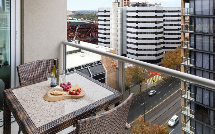 Accommodation Adelaide CBD | Official Site Oaks Embassy Adelaide