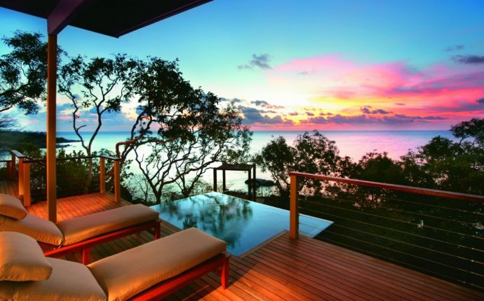 Top 12 Beach Hotels Around The World - The Independent Nomad